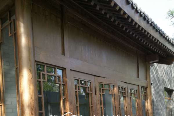 北京市海淀区颐和园路南门原木仿木纹漆施工项