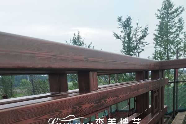 泰兴市虹桥开发区虹福花苑门头木纹漆施工