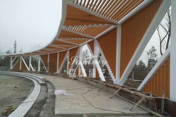 江苏常州三江口公园钢构廊架仿木纹漆案例
